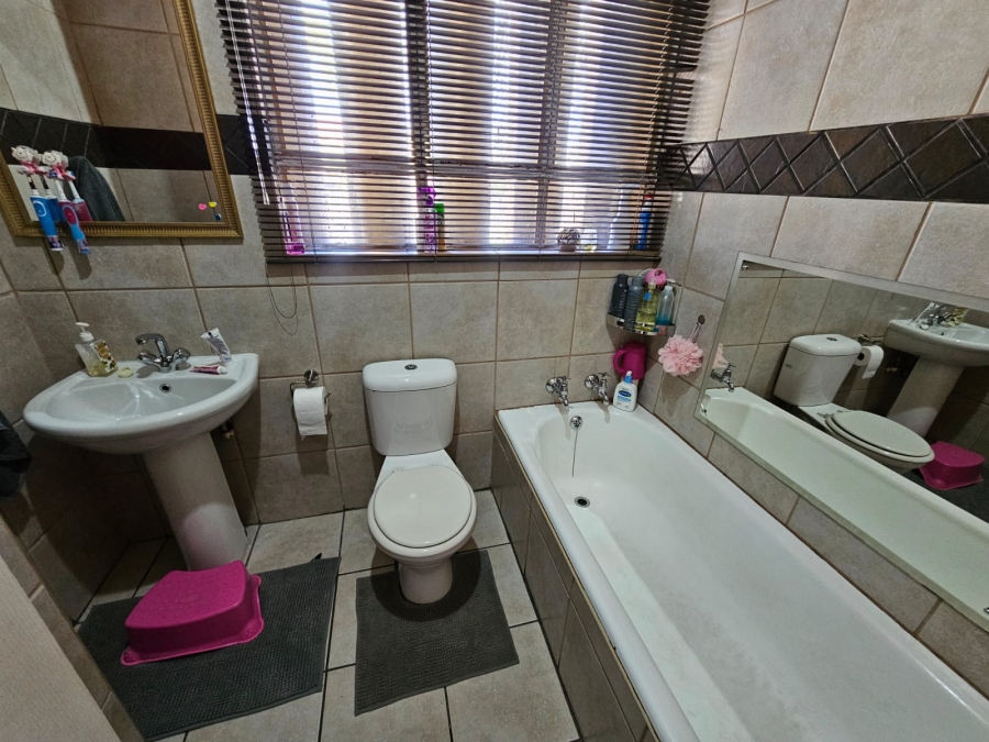 4 Bedroom Property for Sale in Sasolburg Ext 11 Free State